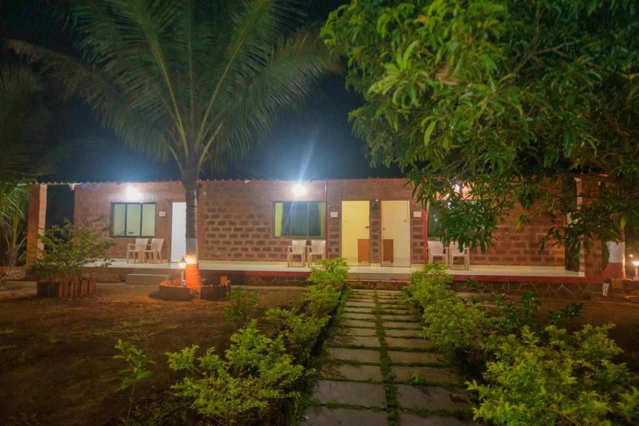 Prajakta Rest House Alībāg Esterno foto