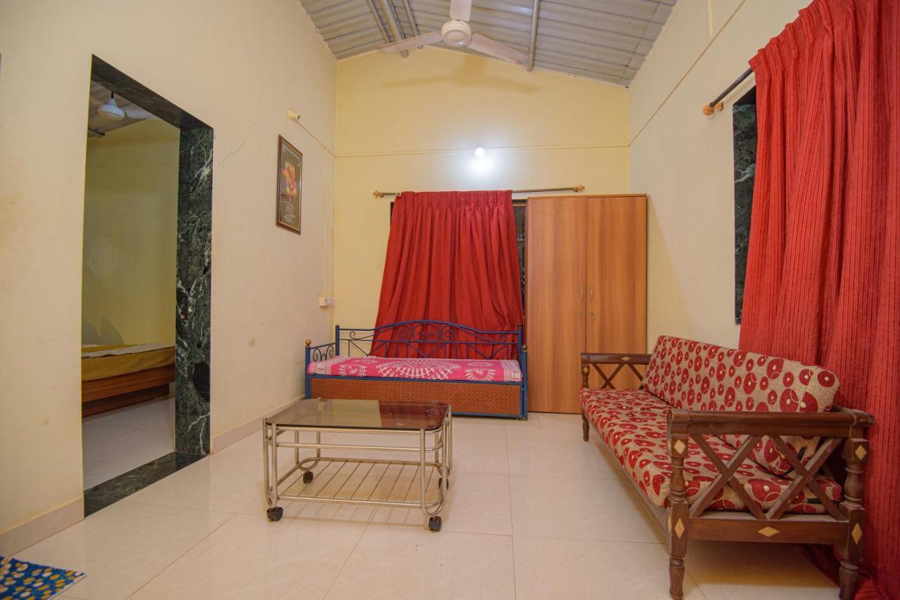Prajakta Rest House Alībāg Esterno foto
