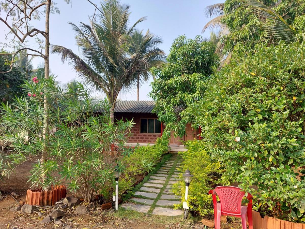 Prajakta Rest House Alībāg Esterno foto