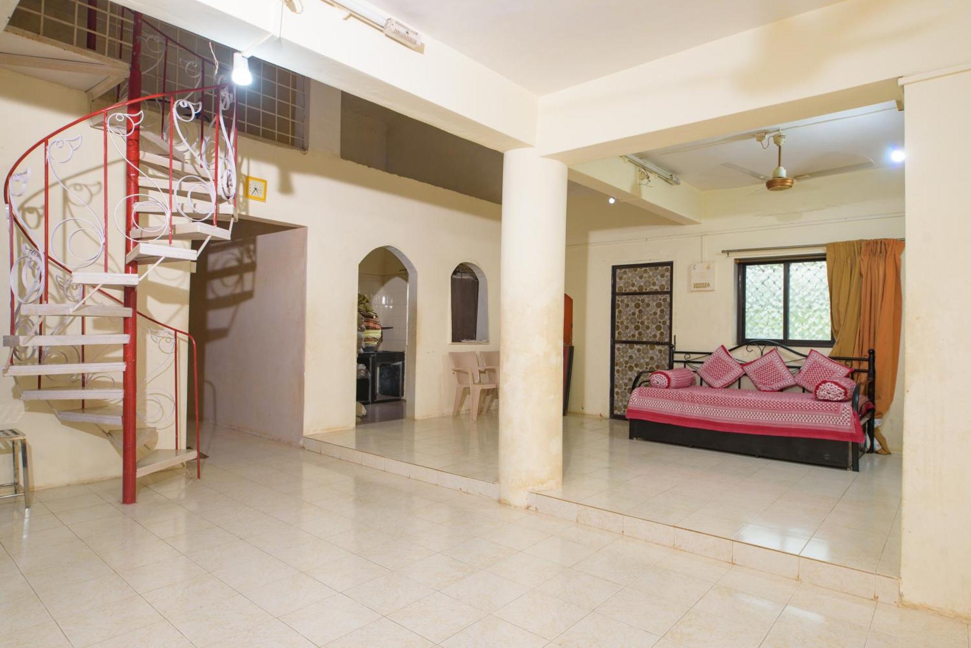 Prajakta Rest House Alībāg Camera foto