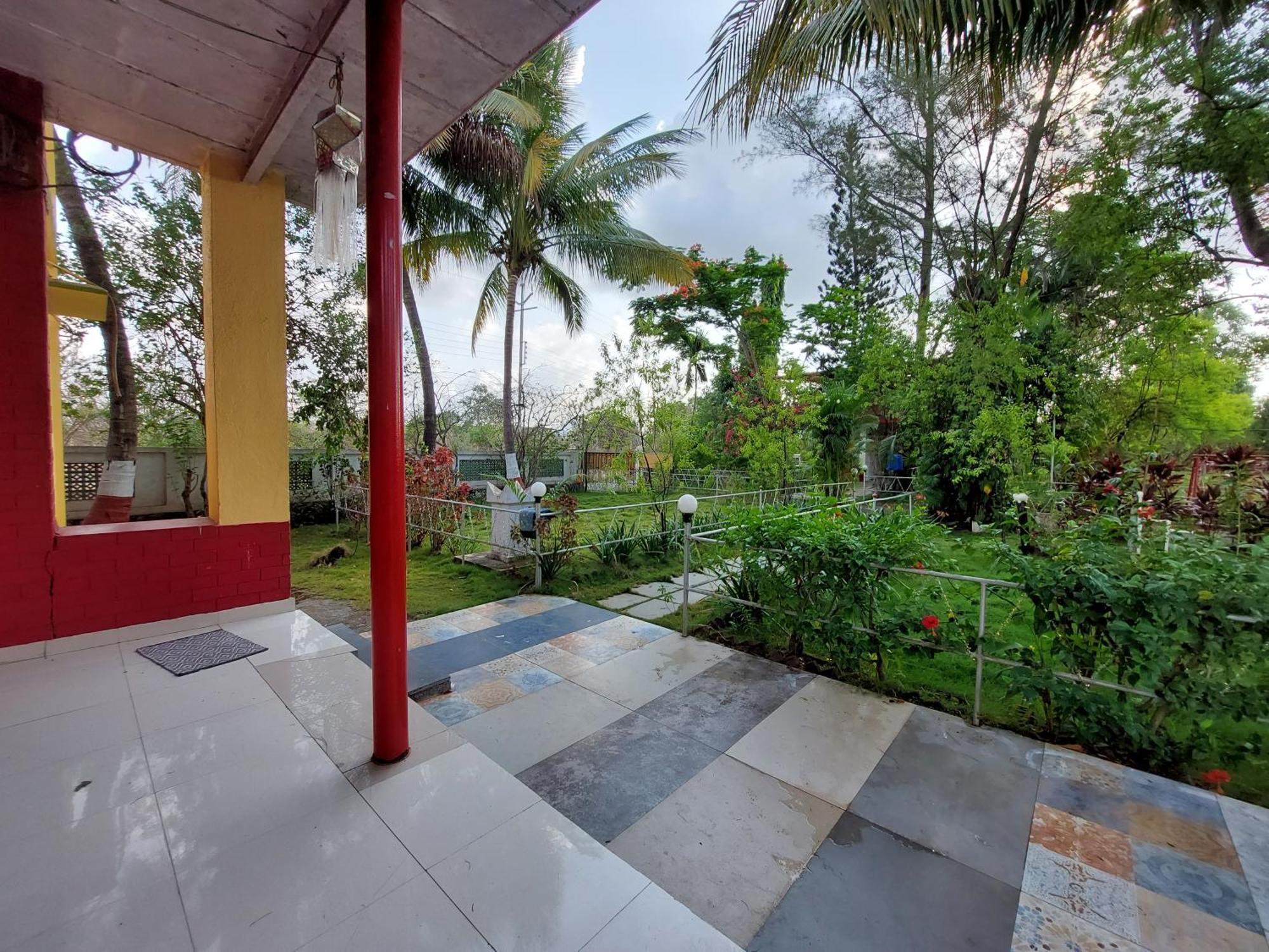 Prajakta Rest House Alībāg Camera foto